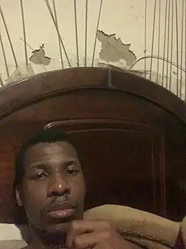 Snapshot of DManL chatting on 07/16/26, 11:24 DManL online show from 07/16/26, 11:24