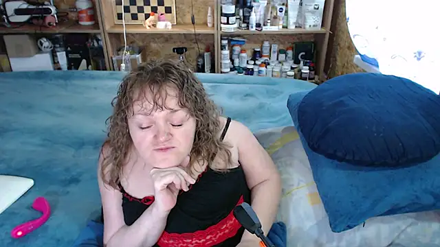 MiniNatalie online show from 10/04/25, 10:17