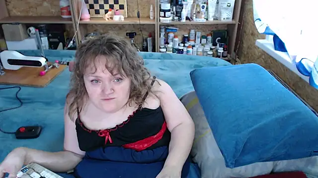 MiniNatalie online show from 10/05/25, 09:11
