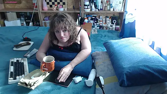 MiniNatalie online show from 10/16/25, 07:05