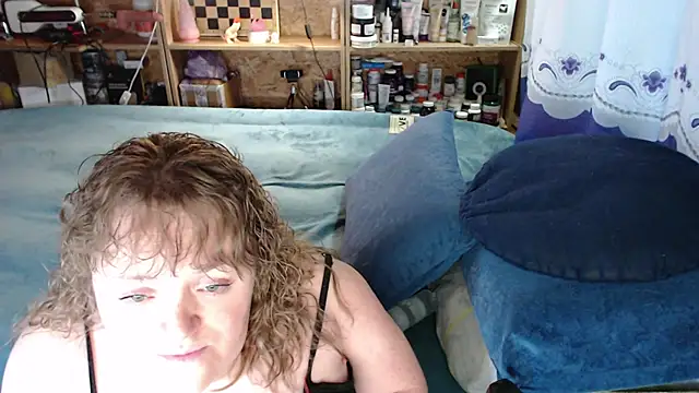 MiniNatalie online show from 10/12/25, 11:33