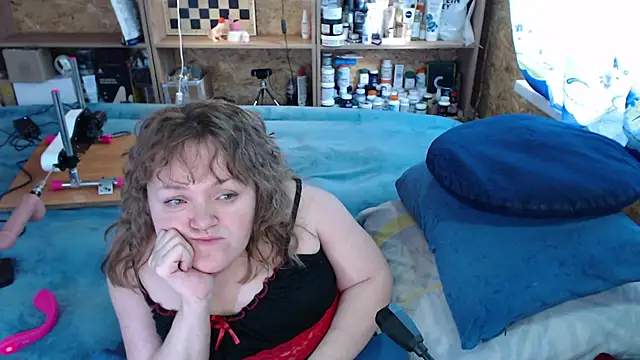 MiniNatalie online show from 10/03/25, 10:17
