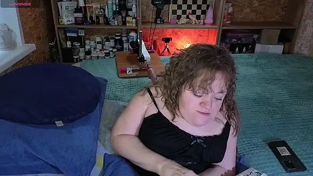 MiniNatalie online show from 11/08/25, 02:04