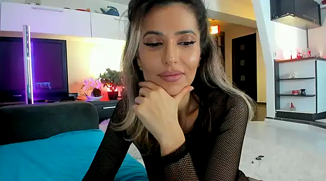 Snapshot of MissSmiley26 chatting on 12/19/24, 10:00 MissSmiley26 online show from 12/19/24, 10:00