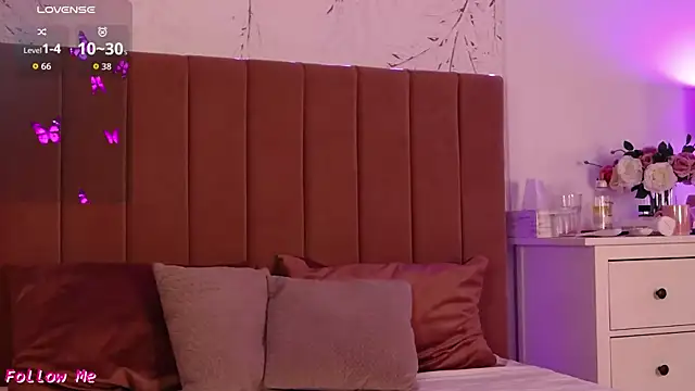 PinkySparks online show from 05/04/26, 06:22