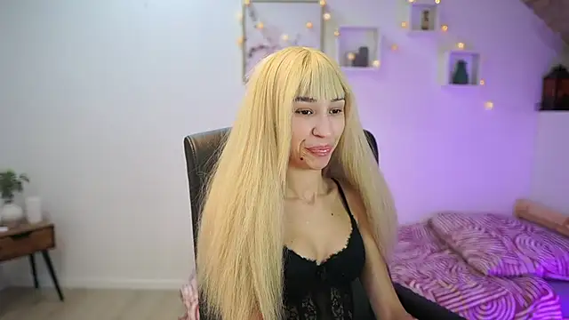 Amai  Liu online show from 11/05/25, 06:55