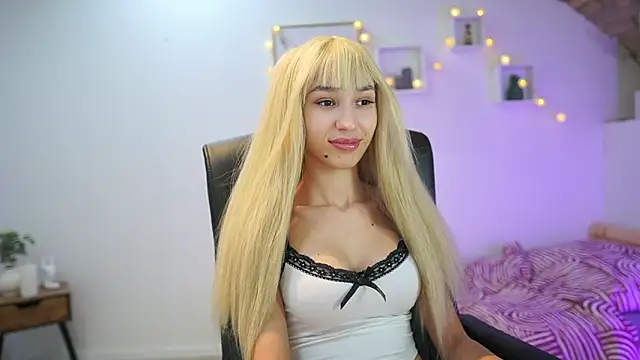 Amai  Liu online show from 10/24/25, 05:56