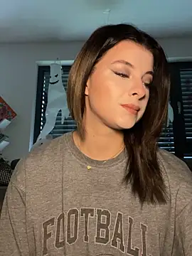 Mia-Minou online show from 10/10/25, 09:43