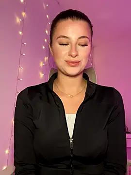 Mia-Minou online show from 10/22/25, 01:10