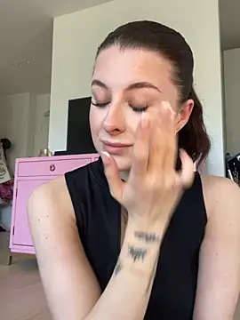 Mia-Minou online show from 03/05/26, 11:18