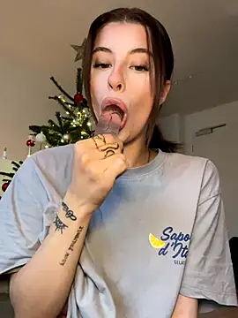 Mia-Minou online show from 12/02/25, 09:33