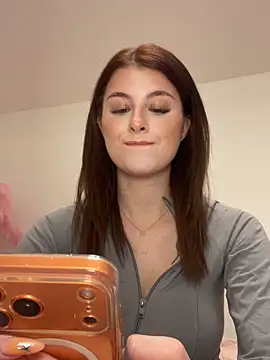 Mia-Minou online show from 03/26/26, 11:19