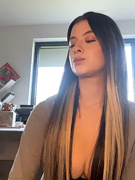 Mia-Minou online show from 11/13/25, 09:57