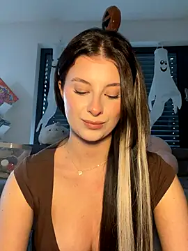 Mia-Minou online show from 10/29/25, 01:43