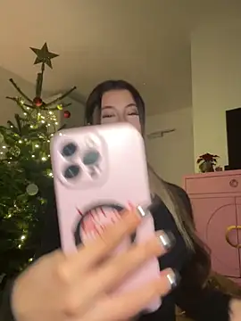 Mia-Minou online show from 11/29/25, 03:23