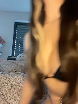 Mia-Minou online show from 11/06/25, 10:08