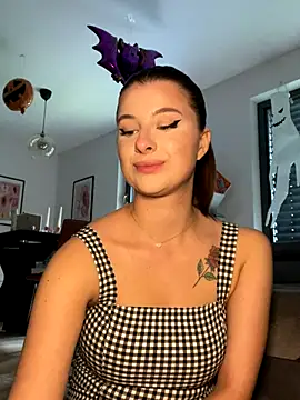 Mia-Minou online show from 10/02/25, 01:47