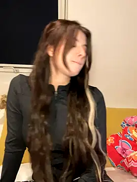 Mia-Minou online show from 11/02/25, 05:40