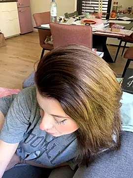 Mia-Minou online show from 09/11/25, 09:31