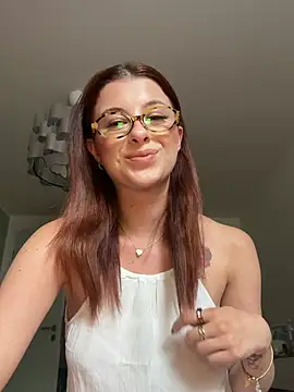 Snapshot of Mia-Minou chatting on 07/02/26, 01:06 Mia-Minou online show from 07/02/26, 01:06