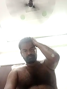 PVNRAO0831 online show from 10/03/25, 06:53