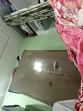 PVNRAO0831 online show from 10/18/25, 03:58