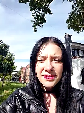 Snapshot of Isabella_21x chatting on 10/21/25, 12:59 Isabella 21x online show from 10/21/25, 12:59