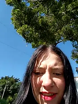 Snapshot of Isabella_21x chatting on 10/24/25, 01:10 Isabella 21x online show from 10/24/25, 01:10