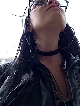 Snapshot of Isabella_21x chatting on 10/22/25, 03:22 Isabella 21x online show from 10/22/25, 03:22