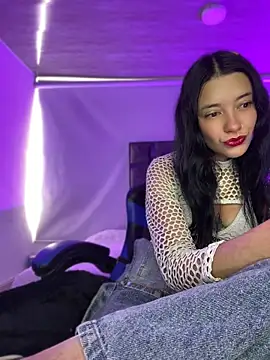 Snapshot of Isabella_21x chatting on 05/21/26, 12:57 Isabella 21x online show from 05/21/26, 12:57