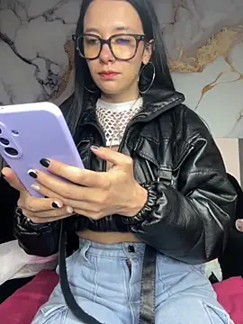 Snapshot of Isabella_21x chatting on 10/02/25, 12:41 Isabella 21x online show from 10/02/25, 12:41