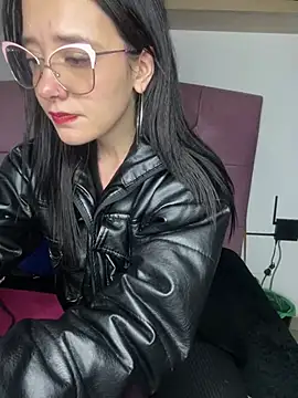 Snapshot of Isabella_21x chatting on 03/18/25, 04:39 Isabella 21x online show from 03/18/25, 04:39