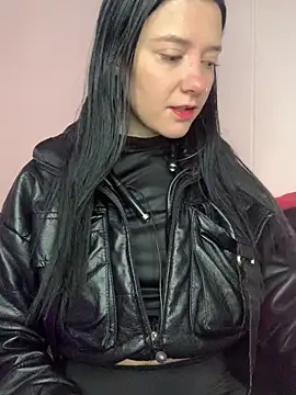 Snapshot of Isabella_21x chatting on 12/15/25, 12:44 Isabella 21x online show from 12/15/25, 12:44