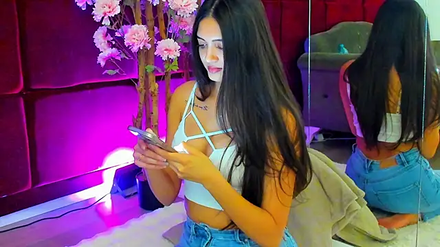 Alexxa online show from 10/28/25, 06:51