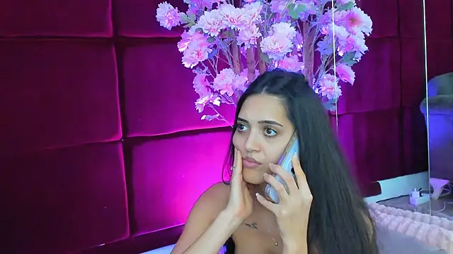 Snapshot of Alexxa chatting on 10/17/25, 05:59 Alexxa online show from 10/17/25, 05:59
