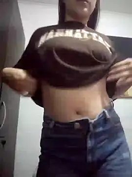 Snapshot of dulccemaria24 chatting on 02/19/26, 01:02 dulccemaria24 online show from 02/19/26, 01:02