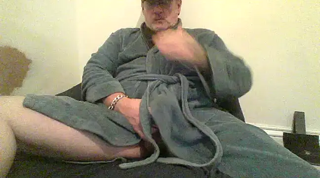 Snapshot of oldenglishguy chatting on 12/05/24, 07:22 oldenglishguy online show from 12/05/24, 07:22
