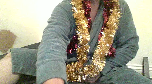 Snapshot of oldenglishguy chatting on 12/25/24, 06:31 oldenglishguy online show from 12/25/24, 06:31
