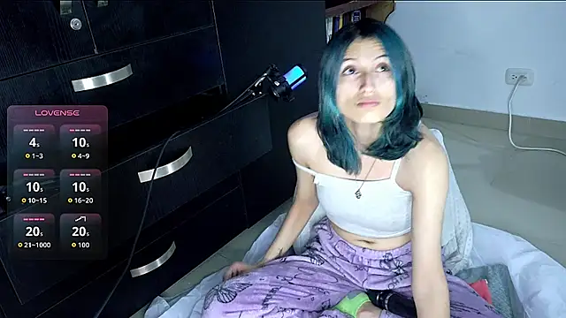 Camila---torres online show from 10/05/25, 02:13