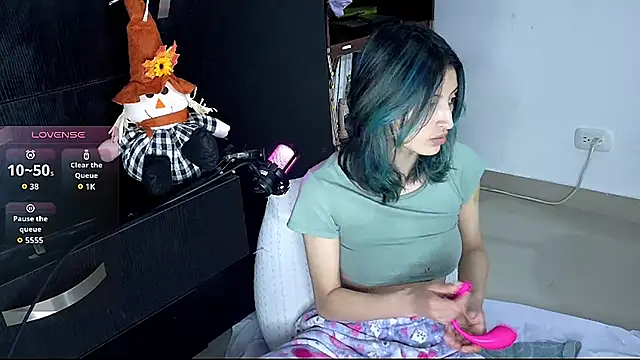 Camila---torres online show from 10/29/25, 02:21