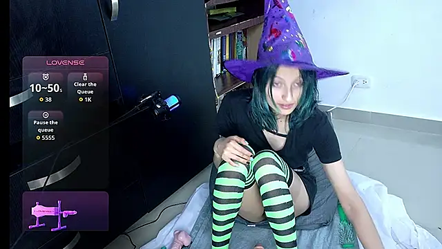 Camila---torres online show from 10/15/25, 02:54