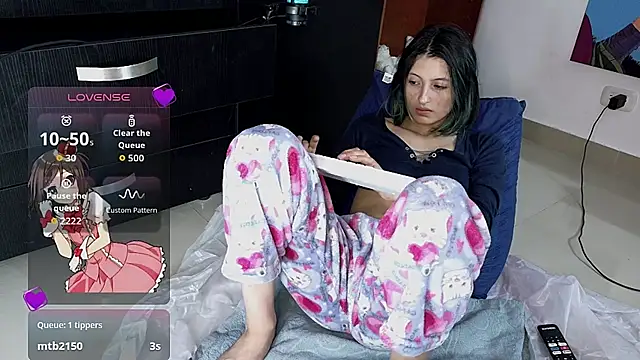 Camila---torres online show from 04/13/26, 03:32