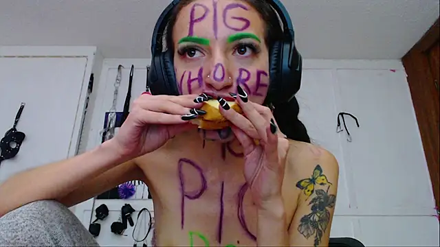 Eloise-brown online show from 02/11/25, 09:03