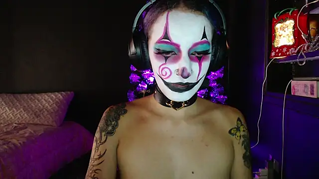 Eloise-brown online show from 12/04/25, 07:46