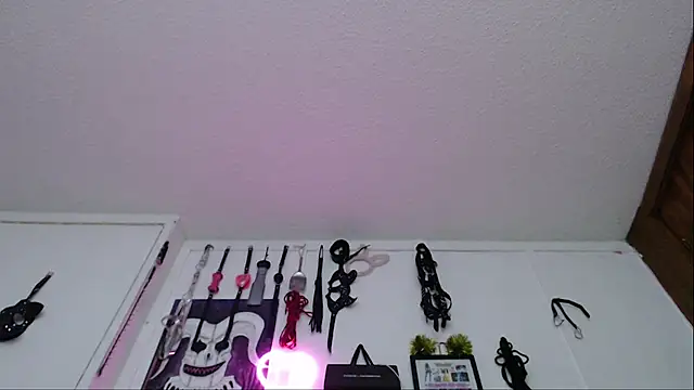 Eloise-brown online show from 02/25/25, 02:03