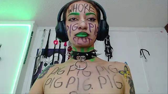 Eloise-brown online show from 02/06/25, 10:32