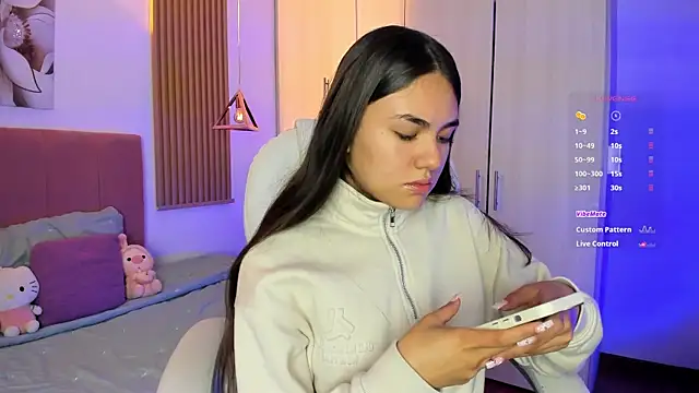 mia nevaeh online show from 10/24/25, 09:47