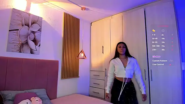 mia nevaeh online show from 11/24/25, 09:15