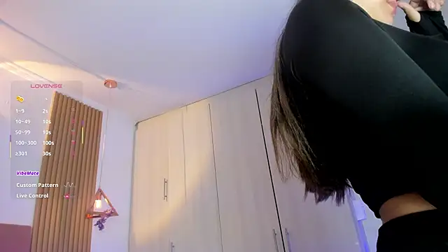 mia nevaeh online show from 06/06/26, 08:36