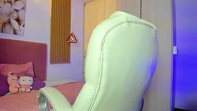 mia nevaeh online show from 09/29/25, 08:14